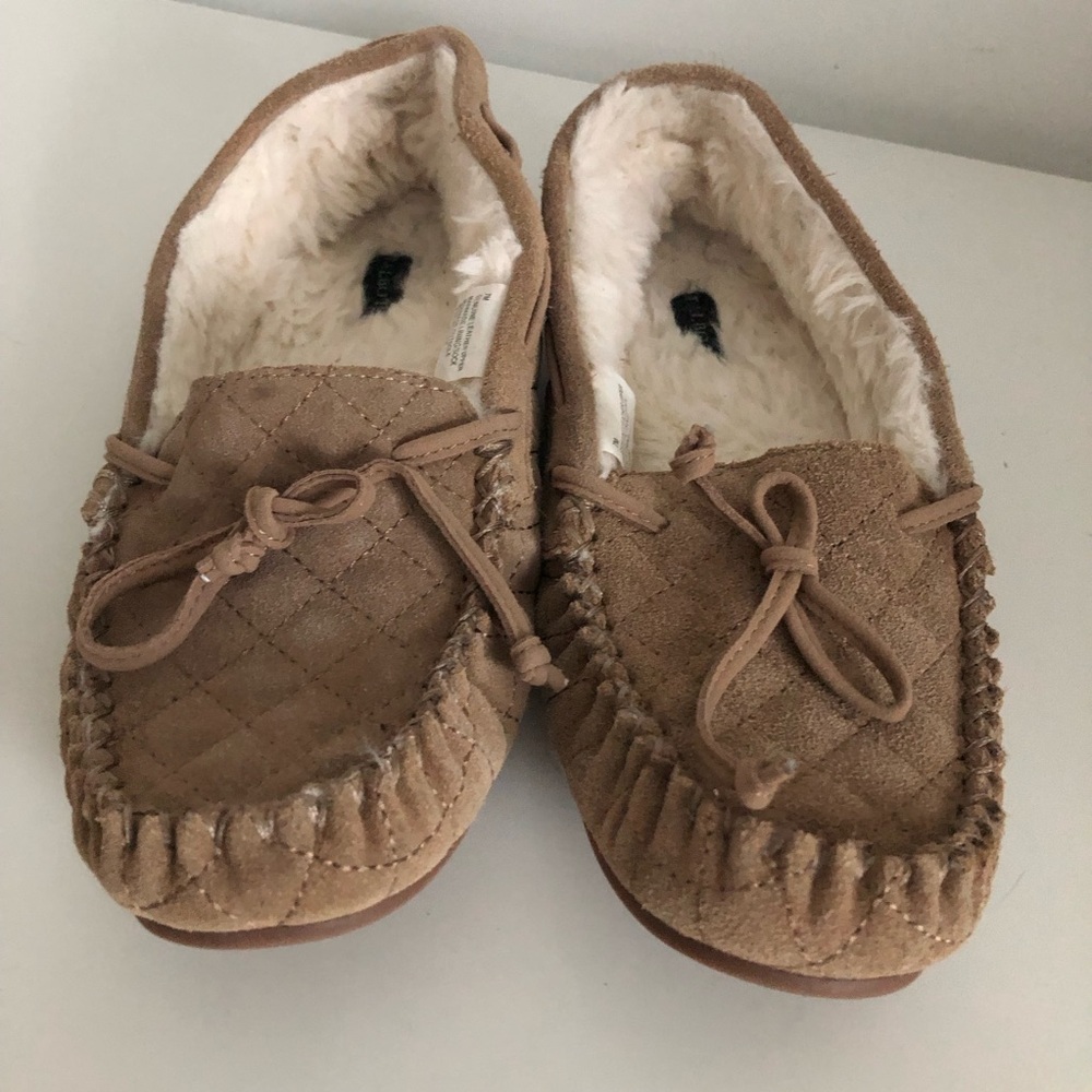 NWOT Talbots Suede Cozy Faux-Shearling Moccasin Slippers in Tan